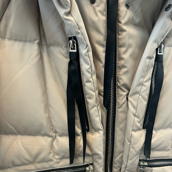 Women's Beige Puffer Jacket - never worn. - Picture 3 of 5